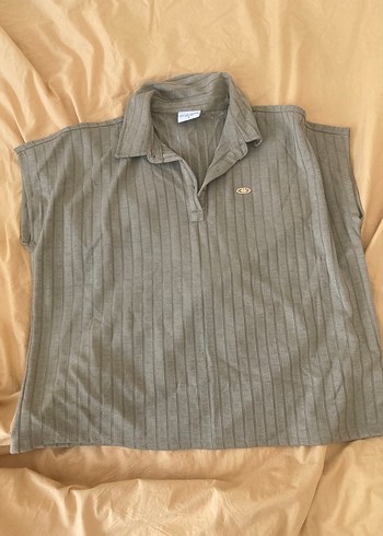 Düğmeli Kısa Kollu Kadın t-shirt