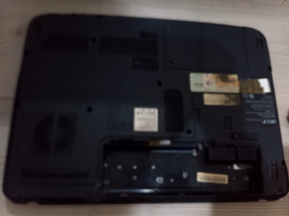 Acer Aspire 5520G full alt kasa - Görsel 4