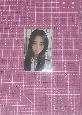 YUNA Itzy Lomo card / PC