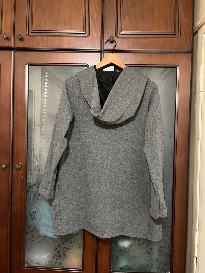 Gri Düğmeli Kadın Midi Kapüşonlu Tunik - Görsel 2