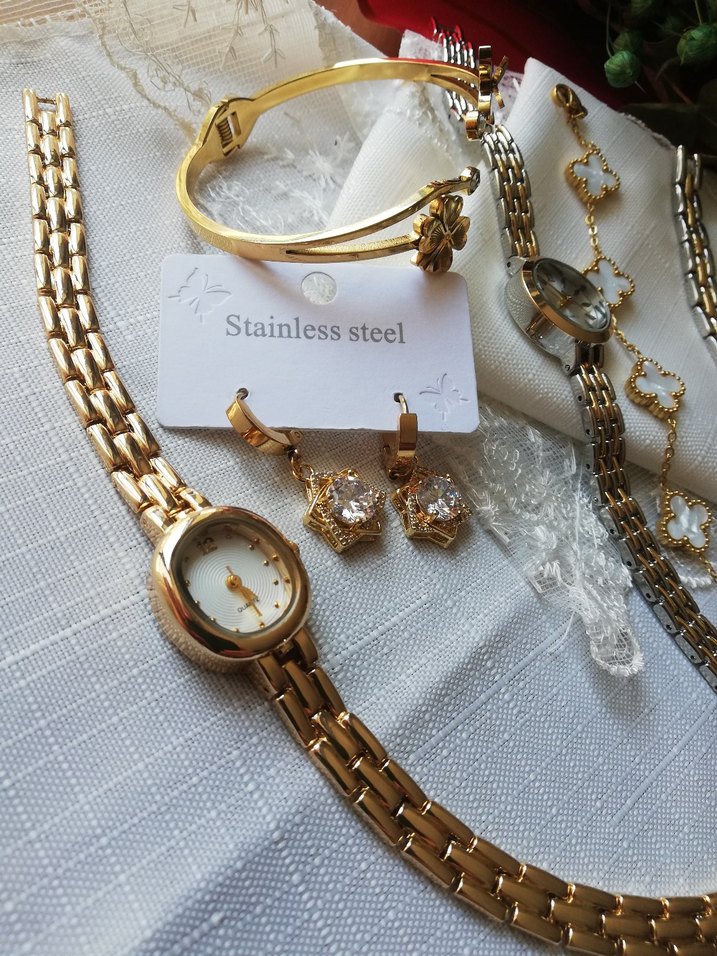 Altın Zincir Detaylı Kadın Kol Saati - Görsel 2