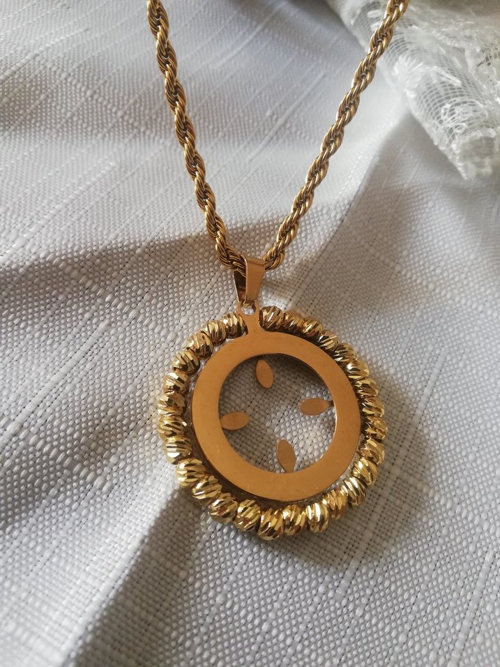 Uzun Zincir Detaylı Altın Renkli Bohem Kolye - Görsel 3