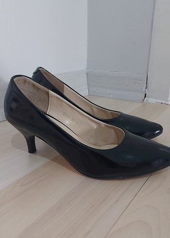 Polaris Siyah Stiletto Topuklu Kadın Ayakkabı