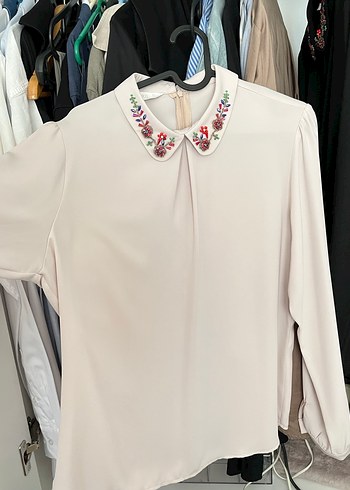 Nakışlı Yaka Detaylı Bej Gömlek - Görsel 2