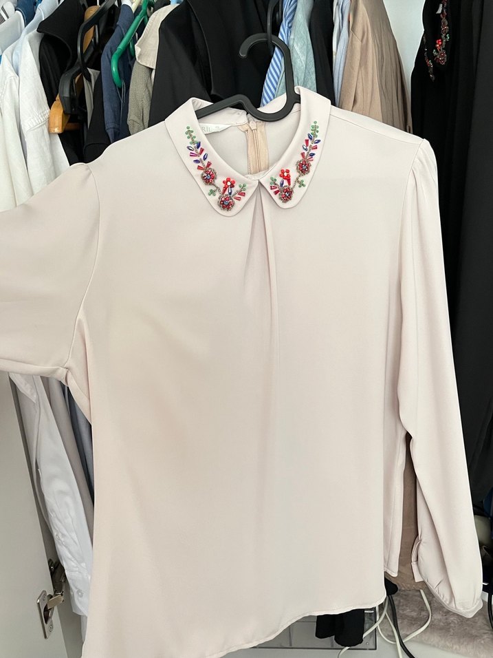 Nakışlı Yaka Detaylı Bej Gömlek - Görsel 2