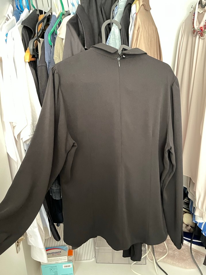 İşlemeli Yaka Detaylı Gri Kadın gömlek - Görsel 2