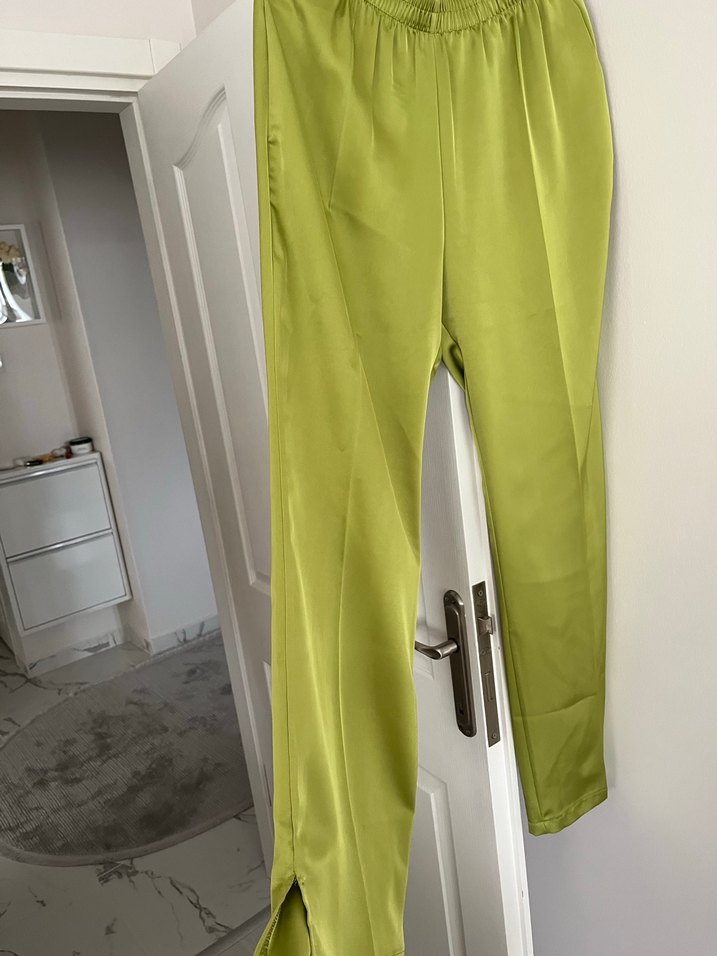 Düğmeli Yeşil Saten Kadın Gömlek takım - Görsel 3