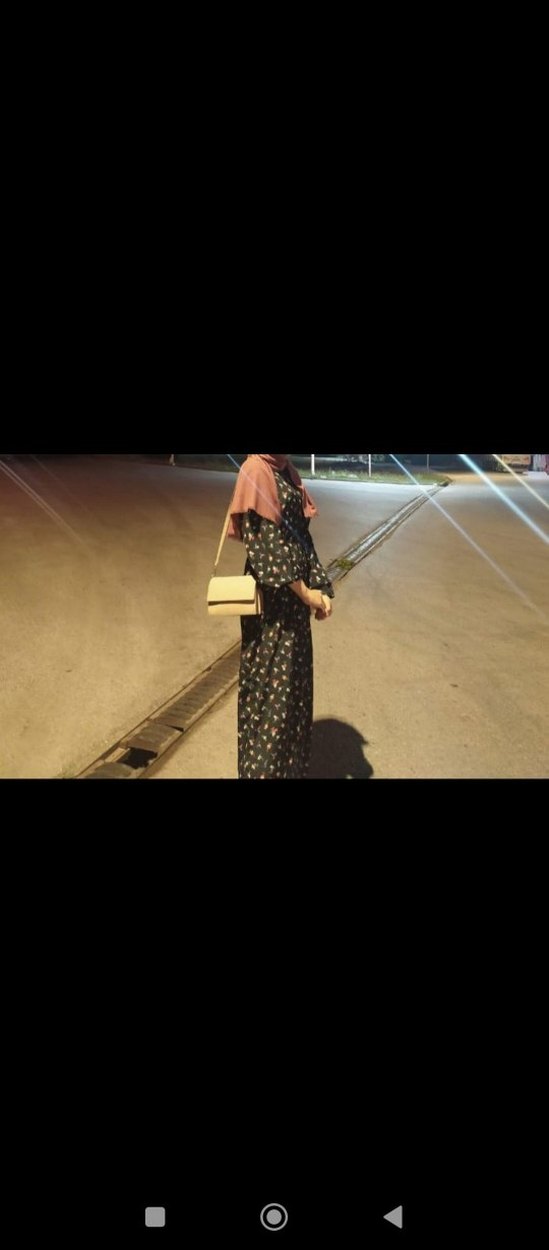 çiçekli tesettür elbise - Görsel 4