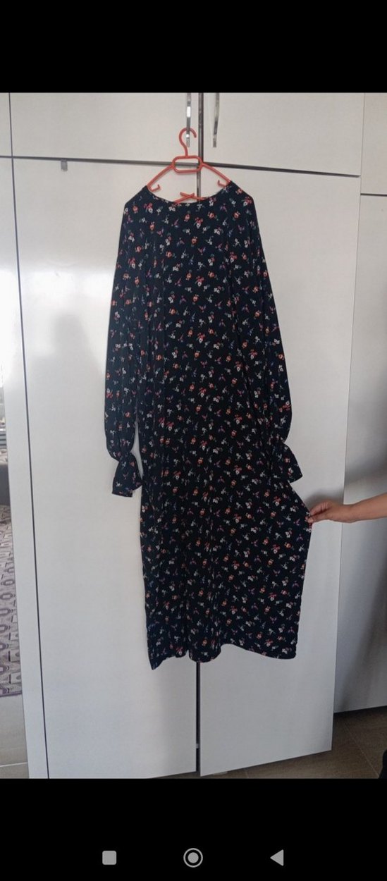 çiçekli tesettür elbise - Görsel 3