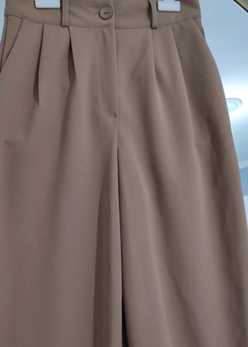 Diğer Bej Kadın Pilili Kumaş Pantolon