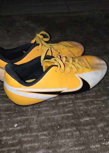 Turuncu Nike çivili krampon 38 numara - Görsel 2