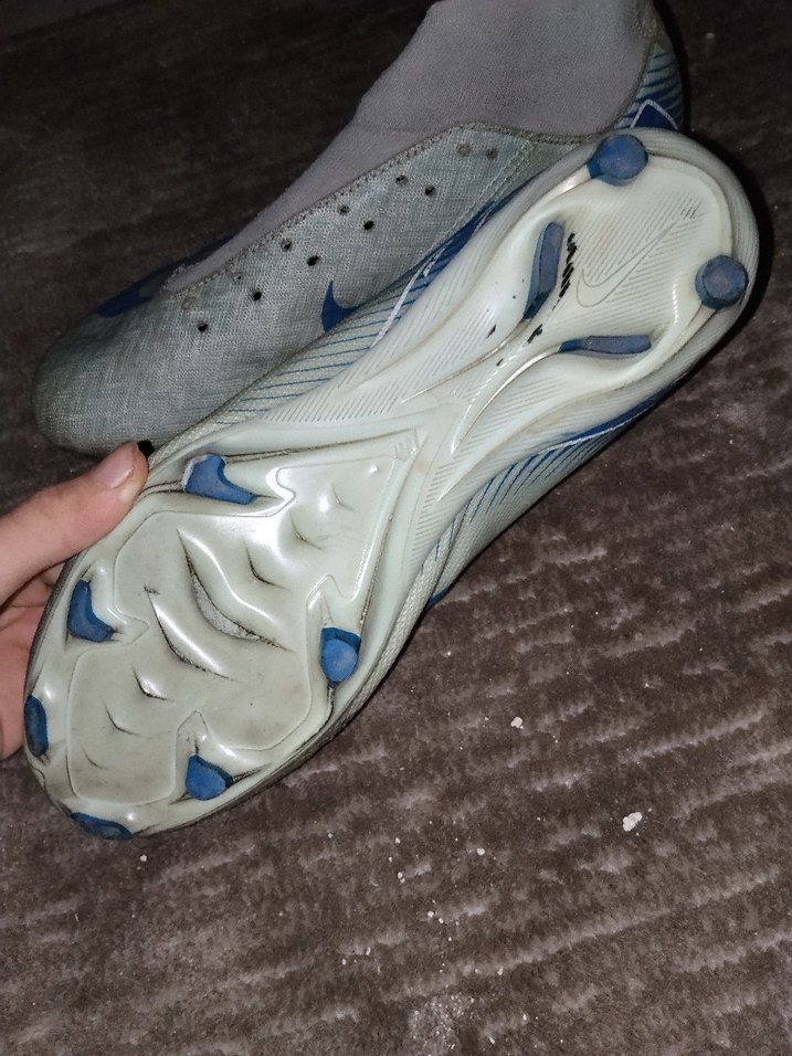 Nike Air Çivili Krampon 40,5 numara - Görsel 3