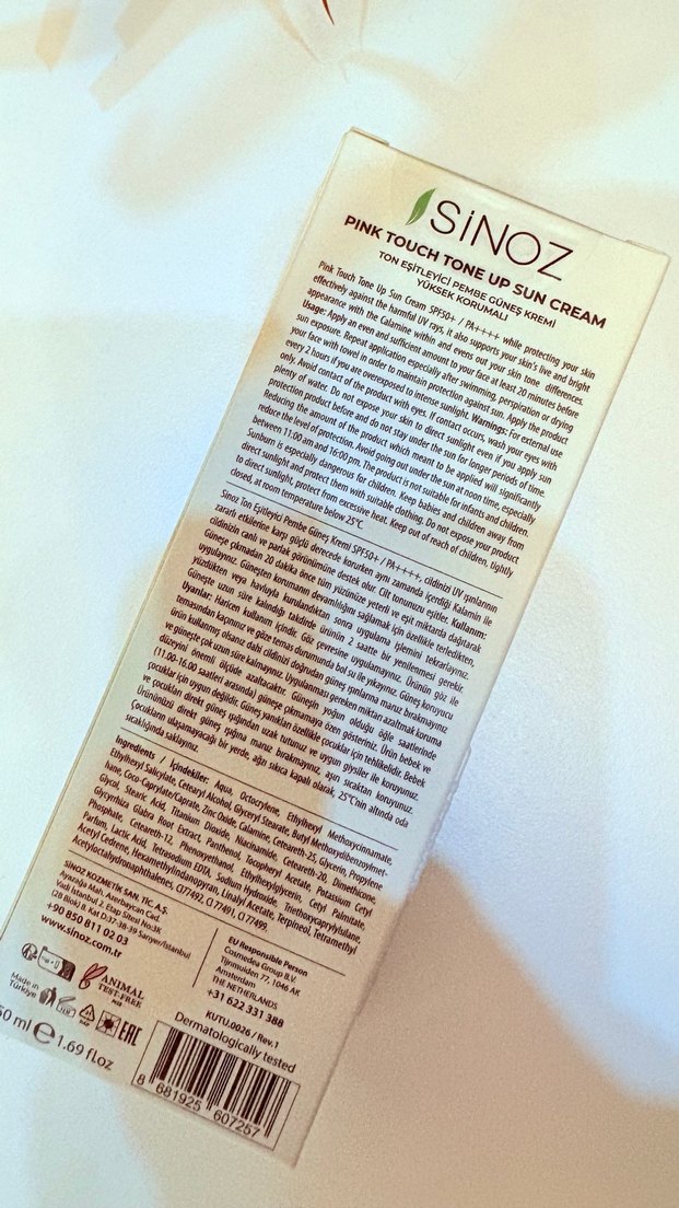 SiNOZ Pembe Tonlu SPF50 Güneş Kremi - Görsel 3