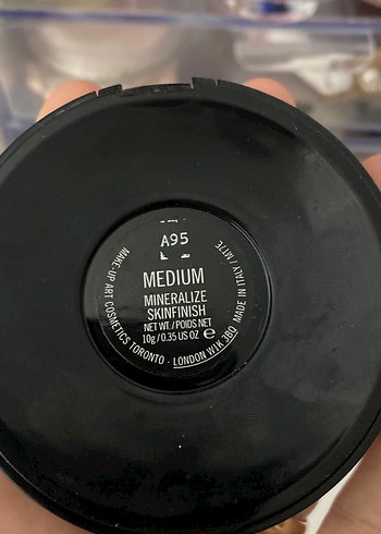 Beden MAC Siyah Pudra