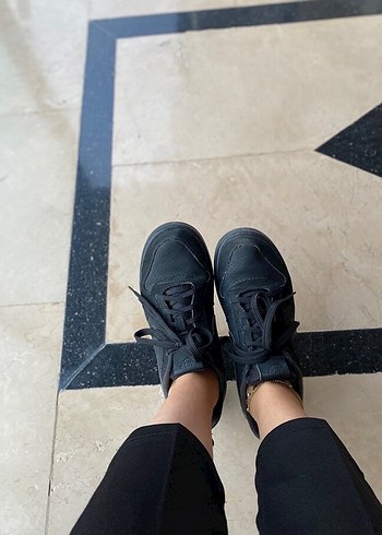 Siyah Stiletto Topuklu Kadın Spor Ayakkabı