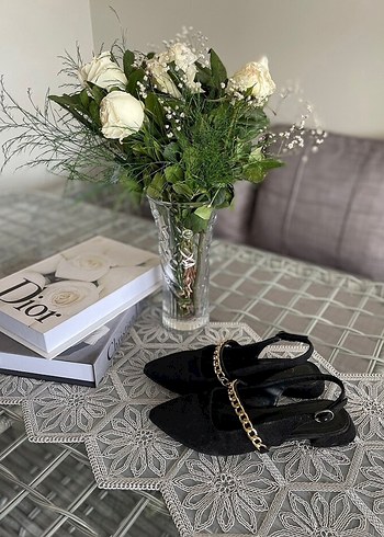 Zincir Detaylı Siyah Süet Stiletto