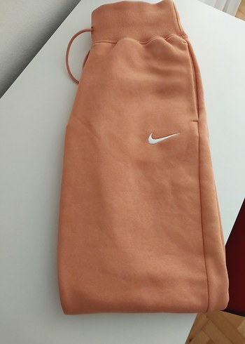 nike bayan eşofman altı orjinaldir