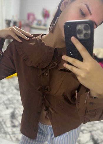 Düğmeli Kahverengi Uzun Kollu Bağcıklı Bluz - Görsel 2