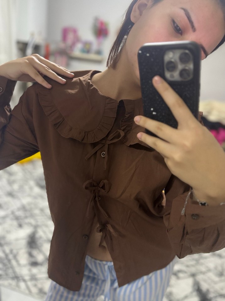 Düğmeli Kahverengi Uzun Kollu Bağcıklı Bluz - Görsel 2