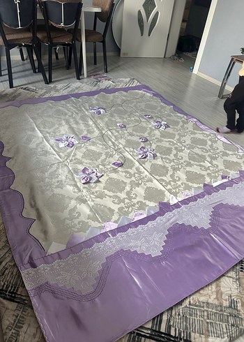 Mor işlemeli yatak örtüsü - Görsel 3