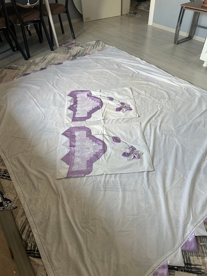 Mor işlemeli yatak örtüsü - Görsel 4