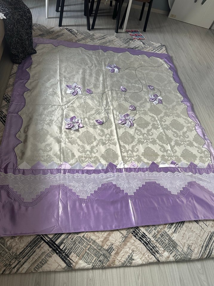 Mor işlemeli yatak örtüsü - Görsel 2