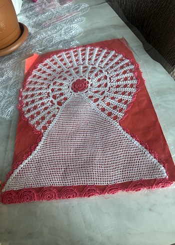 El Yapımı Örgü Dekoratif Masa Örtüsü - Görsel 2