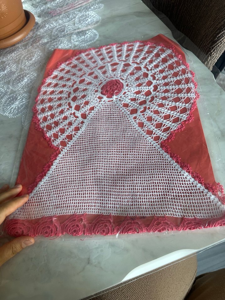 El Yapımı Örgü Dekoratif Masa Örtüsü - Görsel 3