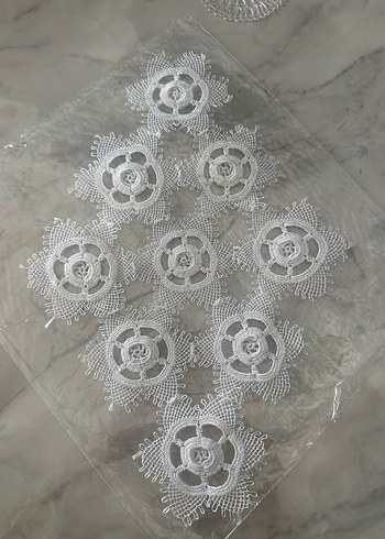 Beyaz İşlemeli Çiçekli Dantel Örtü - Görsel 3