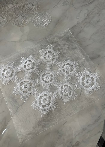 Beyaz İşlemeli Çiçekli Dantel Örtü - Görsel 5