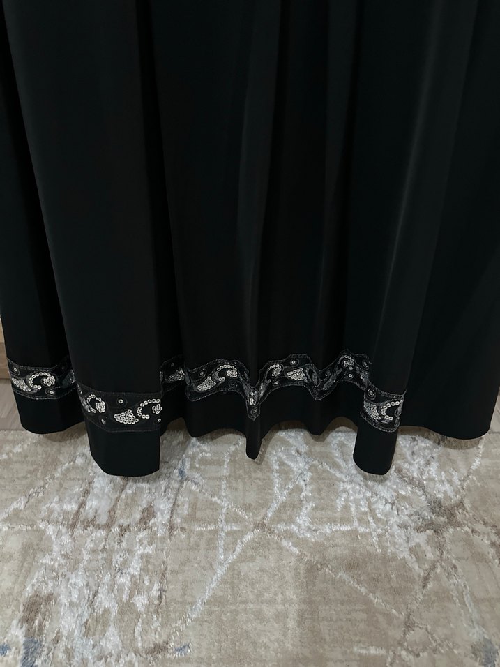 Siyah Nakışlı Uzun Gotik Etek - Görsel 3