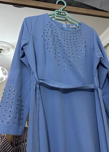 Nakışlı Mavi Uzun Kollu Abiye Elbise - Görsel 3