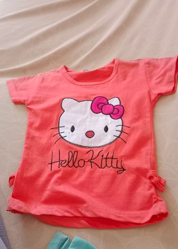 Kız Çocuk Pembe Hello Kitty Baskılı Tişört hafif lekeli
