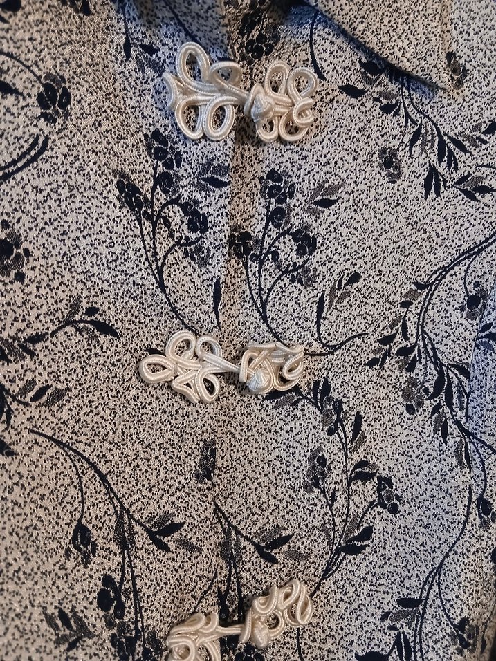 Düğmeli Yılan Desenli Bej Kadın Takım Elbise - Görsel 3