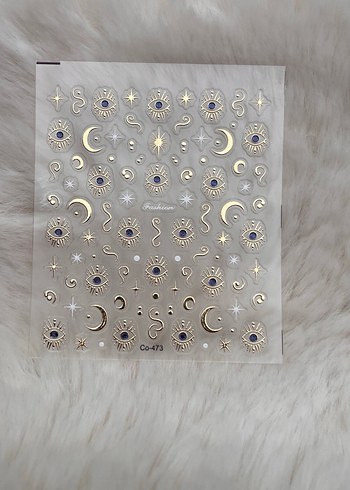 Altın Renkli Tırnak Süslemeleri - Görsel 2