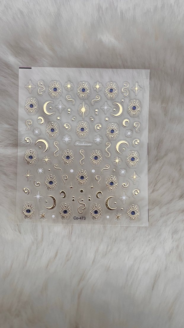 Altın Renkli Tırnak Süslemeleri - Görsel 2