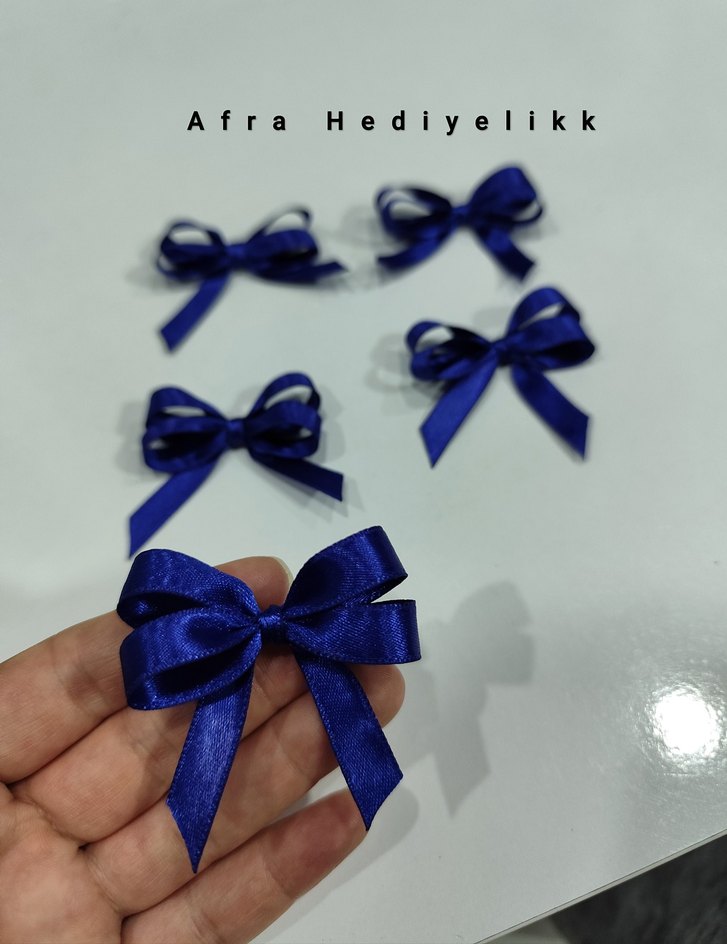 Saks Mavisi Saten Kurdele Fiyonklar - Görsel 3