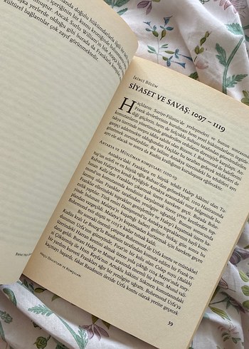 Beden Renk Haçlı Devletleri ve Komşuları - P.M. Holt