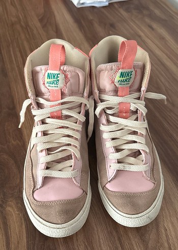 Nike Pembe Spor Ayakkabı Kadın