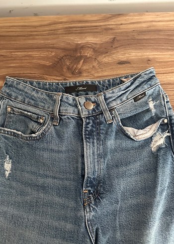 Gevşek Kesim Mavi Denim Kadın Jean
