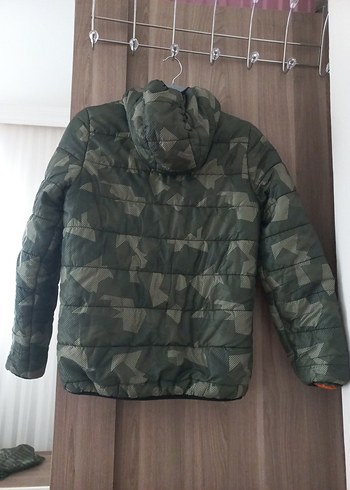 Erkek Çocuk Kamuflaj Desenli Kapüşonlu Mont