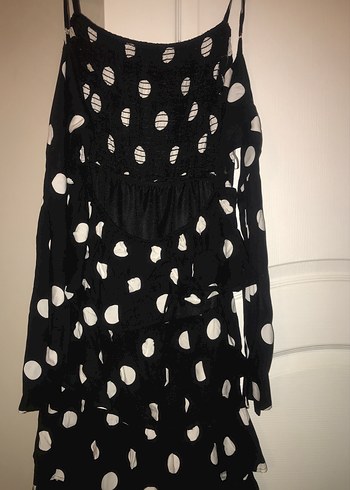 Puantiye Desenli Fırfırlı Siyah Elbise - Görsel 4