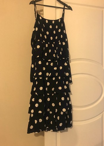 Puantiye Desenli Fırfırlı Siyah Elbise - Görsel 2