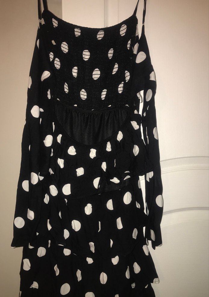 Puantiye Desenli Fırfırlı Siyah Elbise - Görsel 4