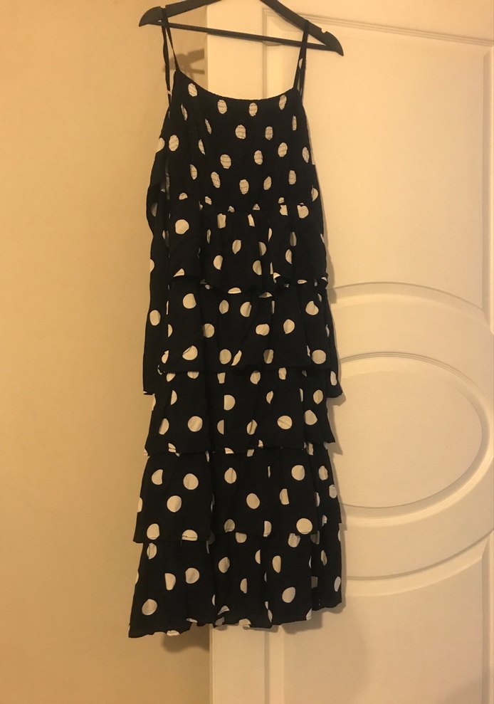 Puantiye Desenli Fırfırlı Siyah Elbise - Görsel 2