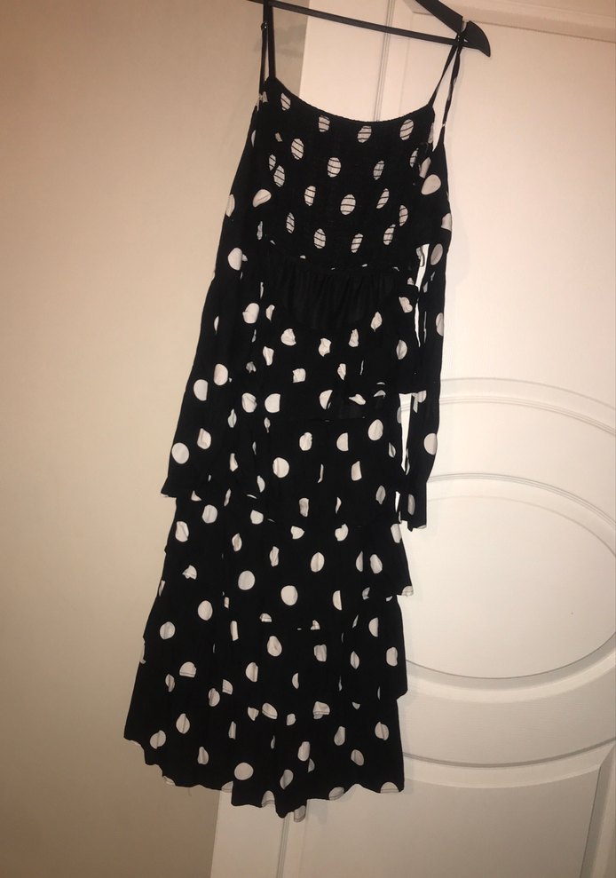 Puantiye Desenli Fırfırlı Siyah Elbise - Görsel 5