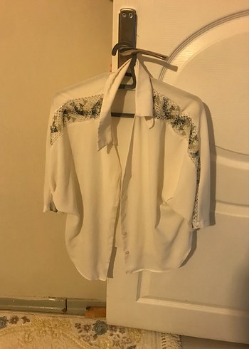 Kırmızı Düğmeli Kadın Keten Gömlek - Görsel 5