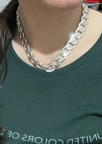 Gri Zincir Detaylı Midi Boy Sokak Stili Kadın Kolye - Görsel 4