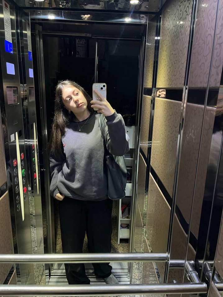 Gri Yüksek Yakalı Kadın Sweatshirt - Görsel 3