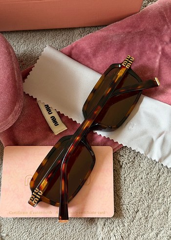 Miu miu güneş gözlüğü - Görsel 5